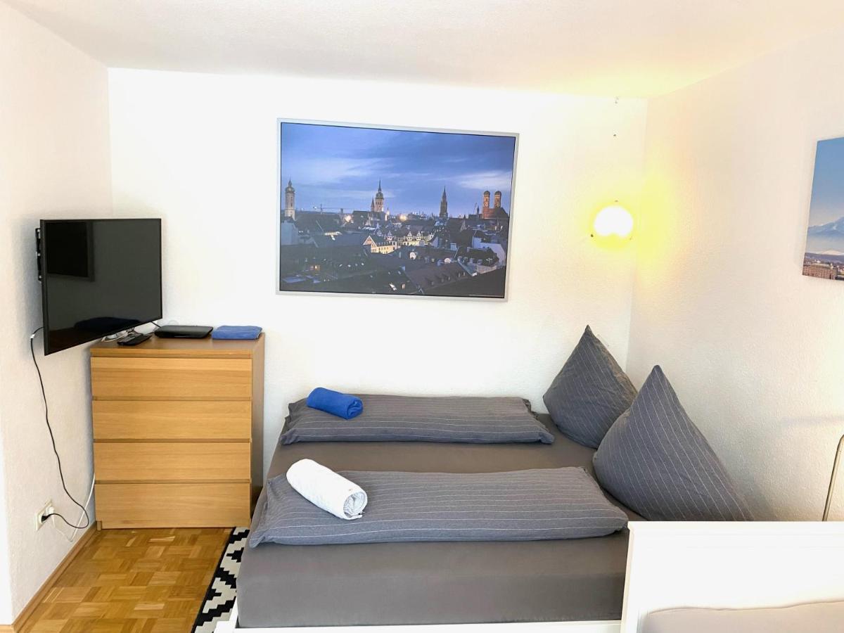 Gemuetliche Privatzimmer Mit Geteiltem Bad, Kueche Und Garten มิวนิก ภายนอก รูปภาพ